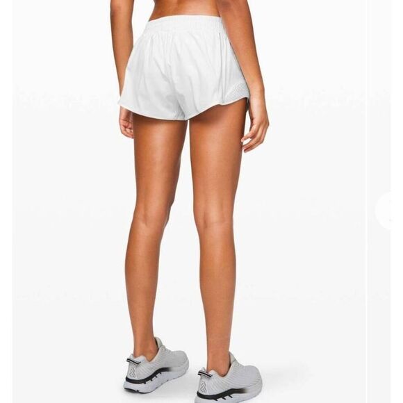 Lululemon Hotty Hot Short Reflective Size 8 - Picture 2 of 6